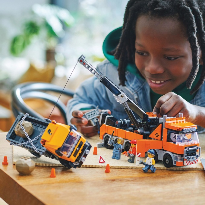 LEGO City Heavy-Duty Recovery Tow Truck with Crane, , large