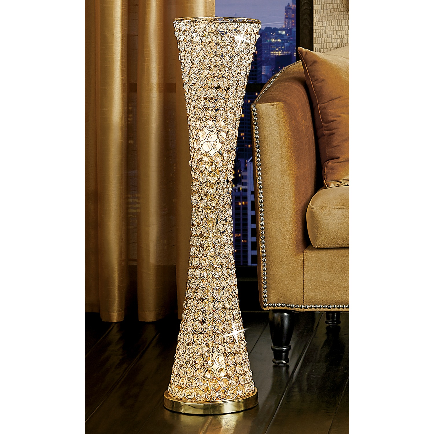 Large crystal floor outlet lamp