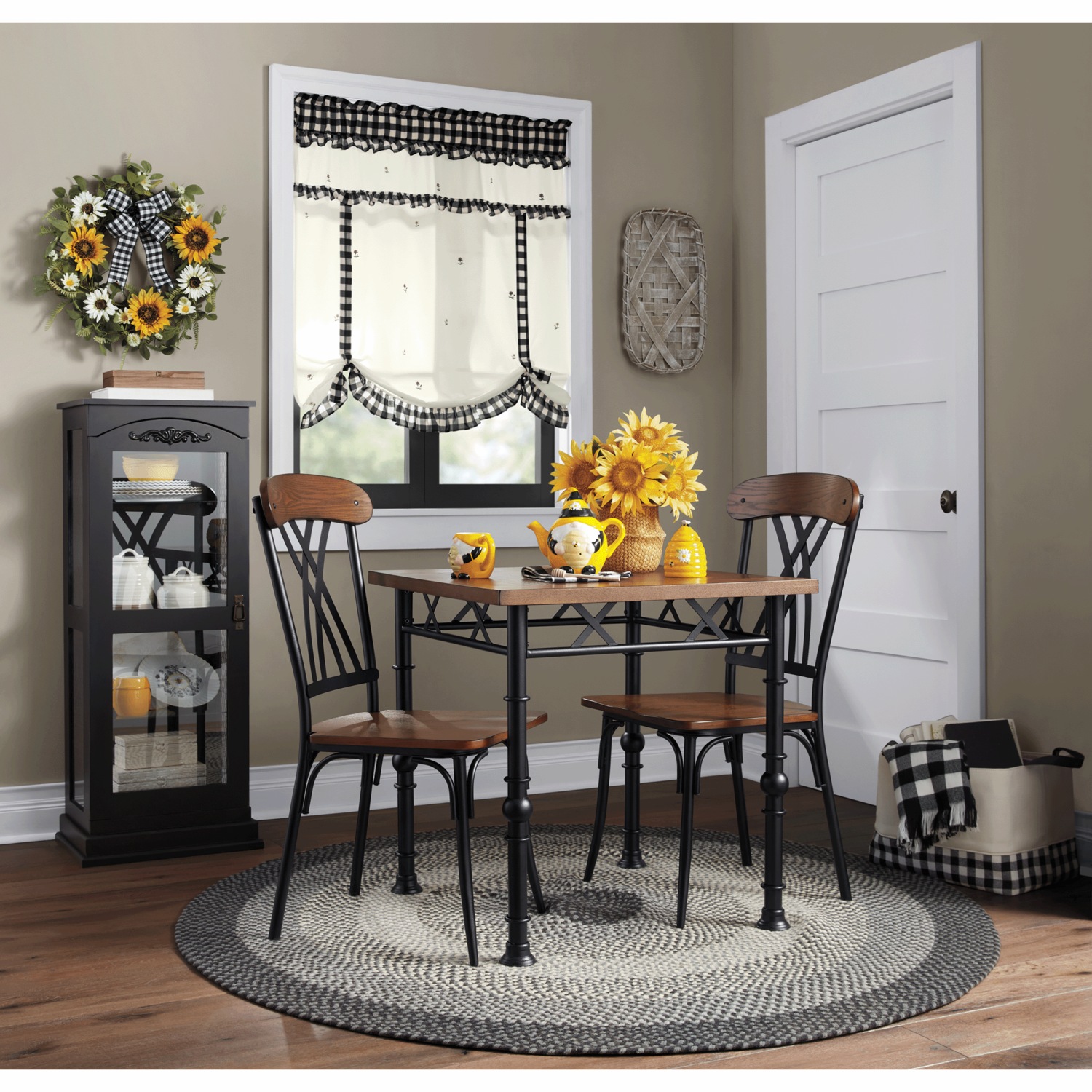 Thomas Dining Table and Chairs Montgomery Ward