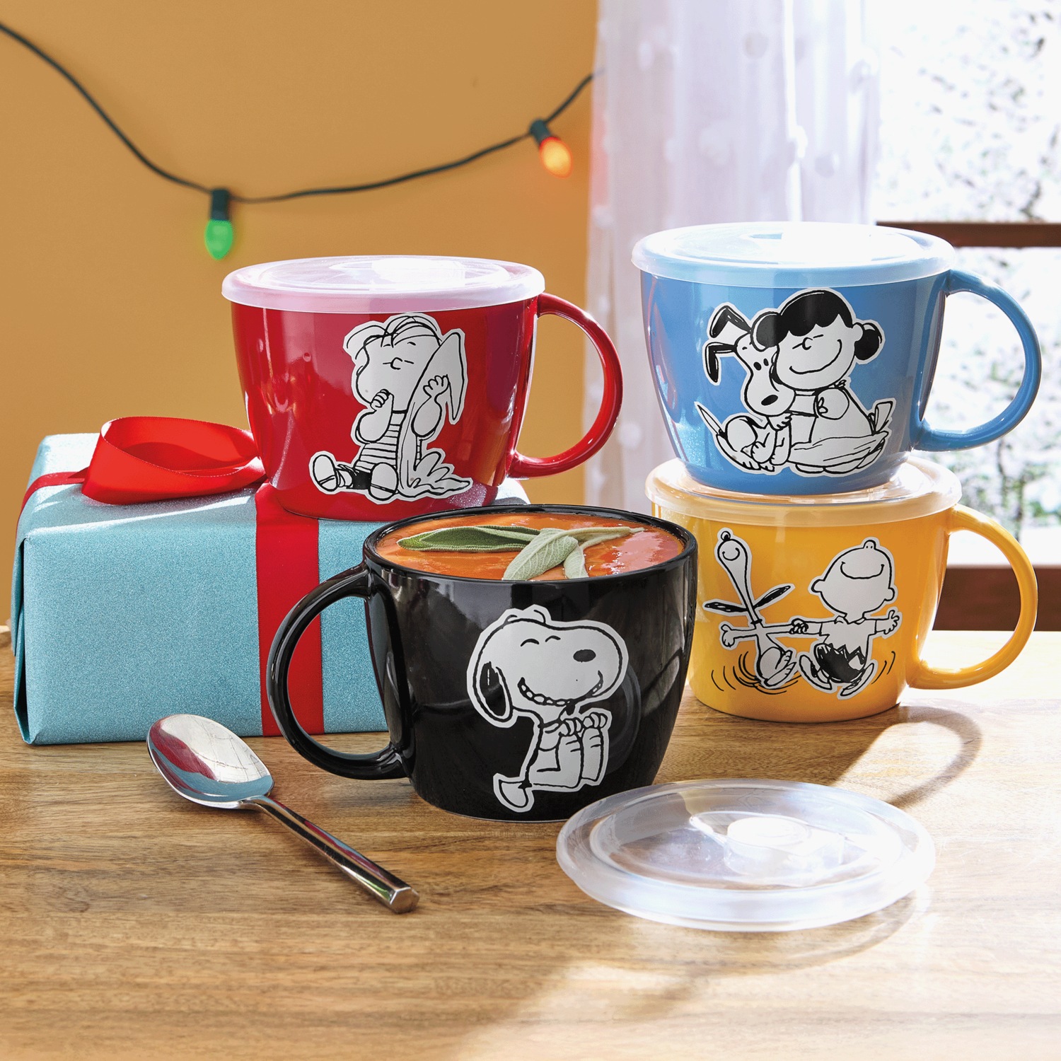 レア「SNOOPYフードストラップ全コンプ」全国1弾.2弾＆ワールド/68個大量 Peanuts Snoopy Pals Soup Mug with Lid | Montgomery Ward