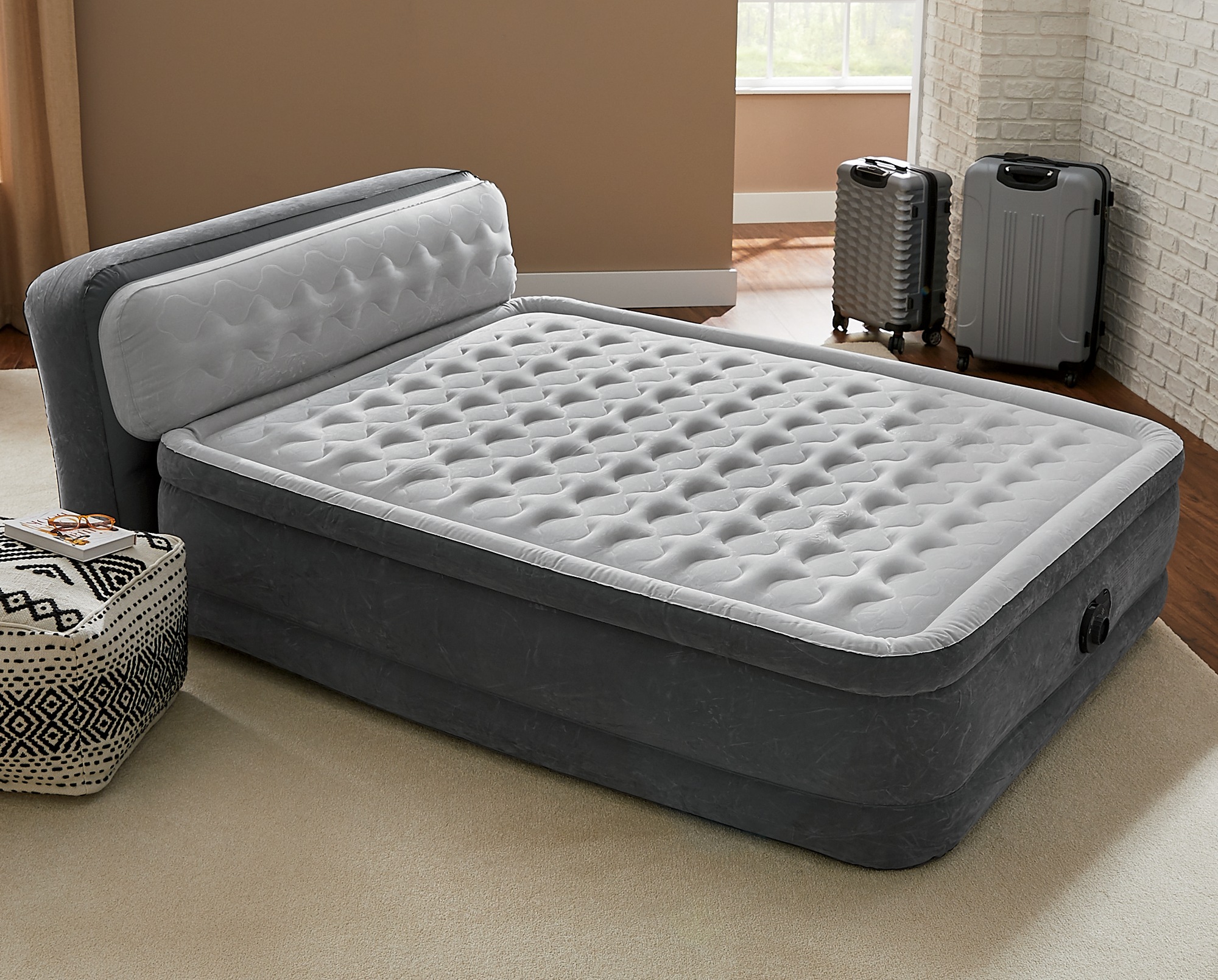 Надувная кровать Intex Ultra Plush