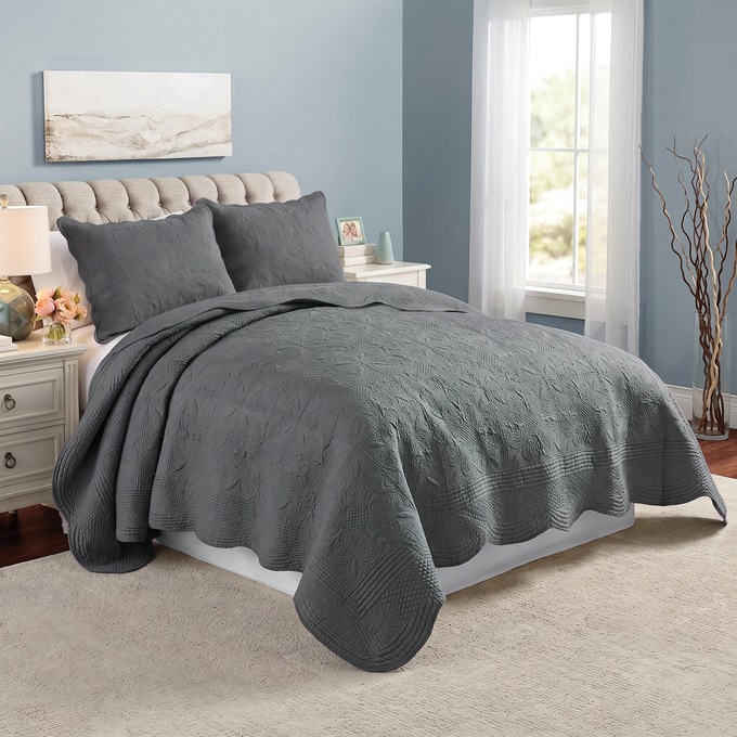 Chateau Oversized Reversible Cotton Quilt, , large