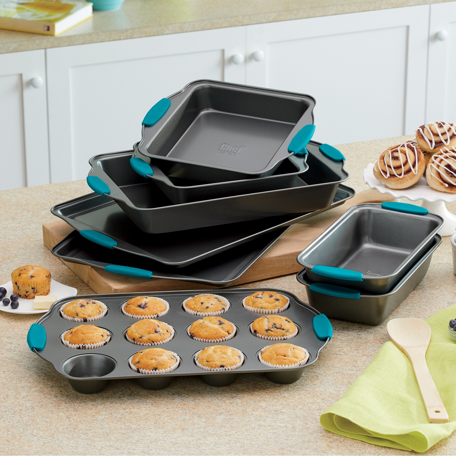 Chef Tested® 8-Piece Bakeware Set with Silicone Handles