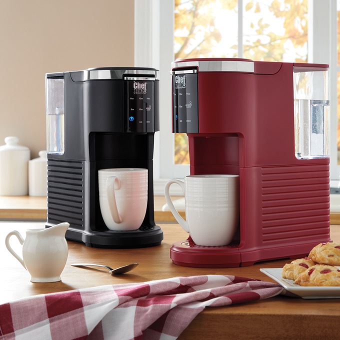 Single serve coffee maker with water tank clearance