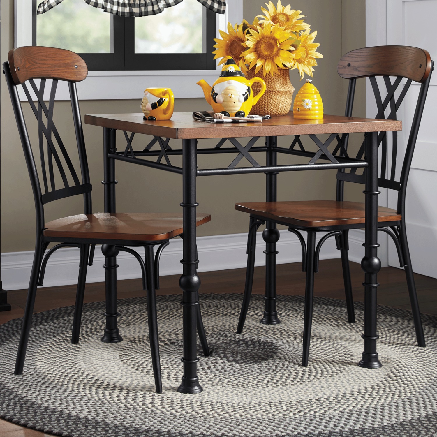 Thomas Dining Table and Chairs Montgomery Ward