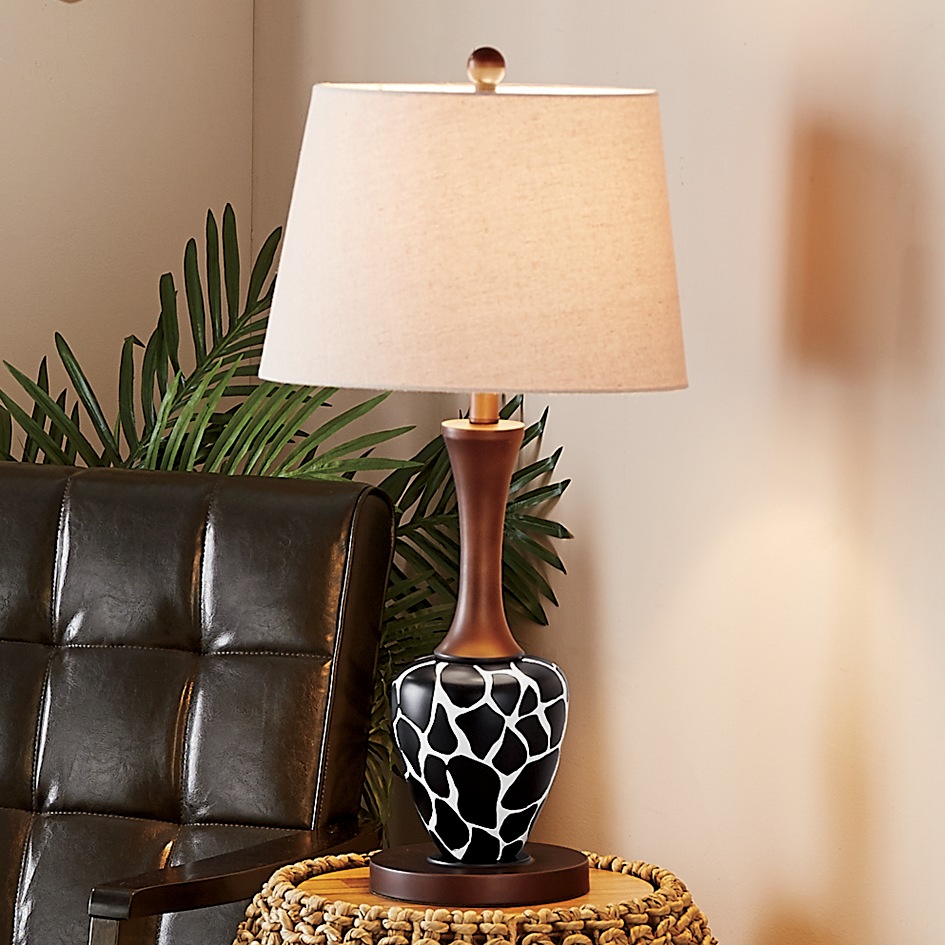 giraffe table lamp