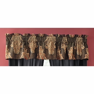 Zarah Valance, , large