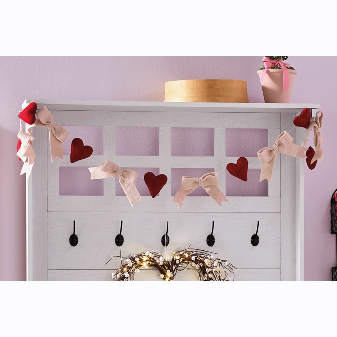Valentine Hearts and Bows Novelty Garland, , large