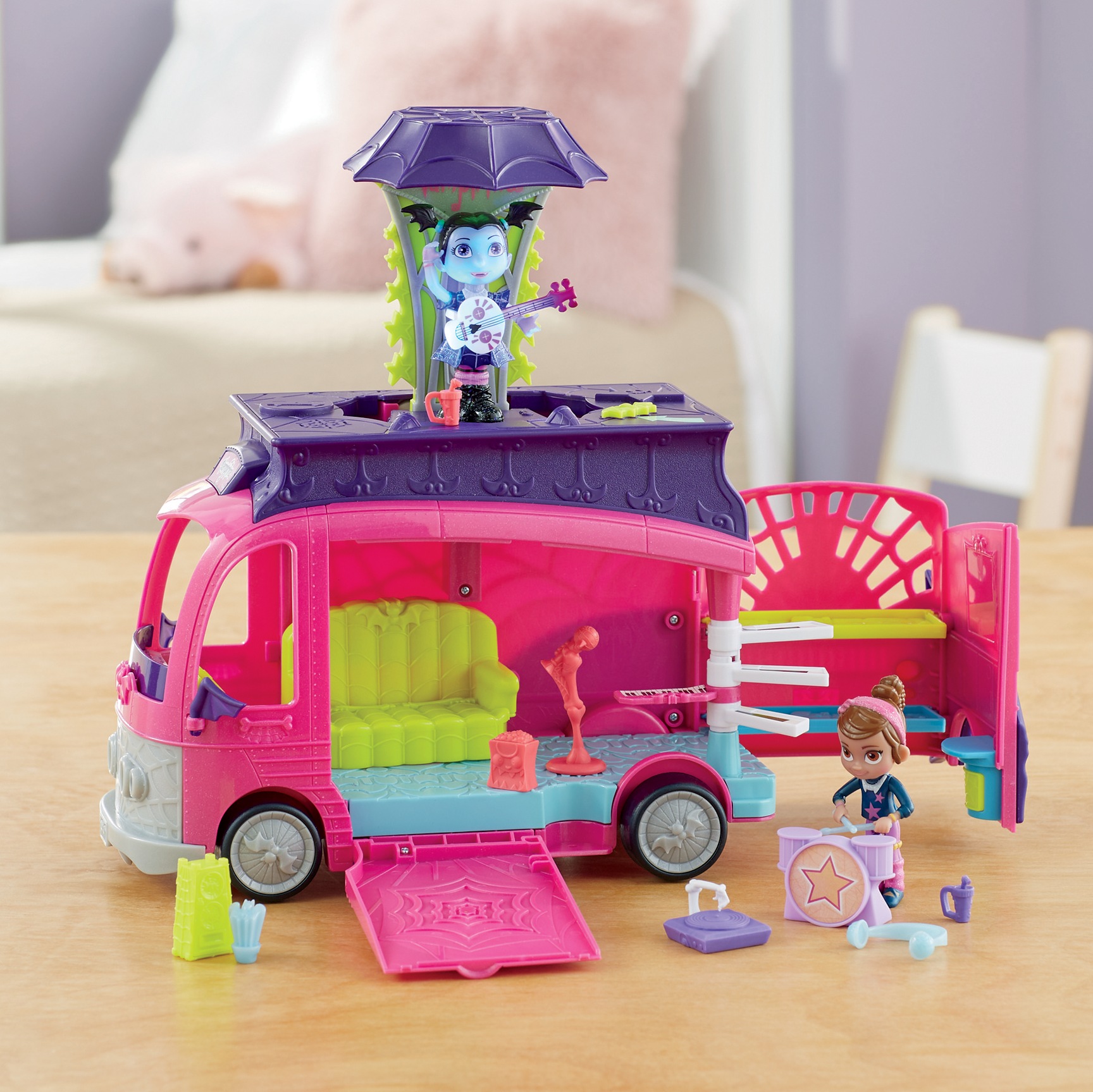 vampirina touring van