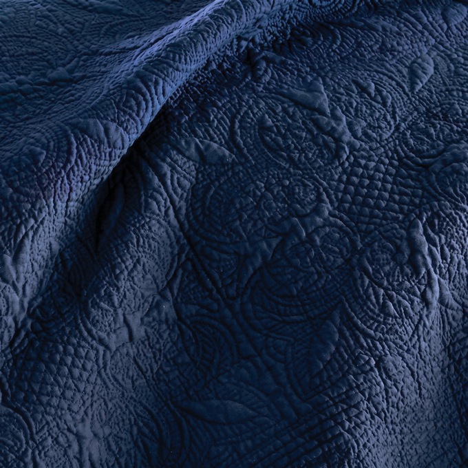 Chateau Oversized Reversible Cotton Quilt, , large