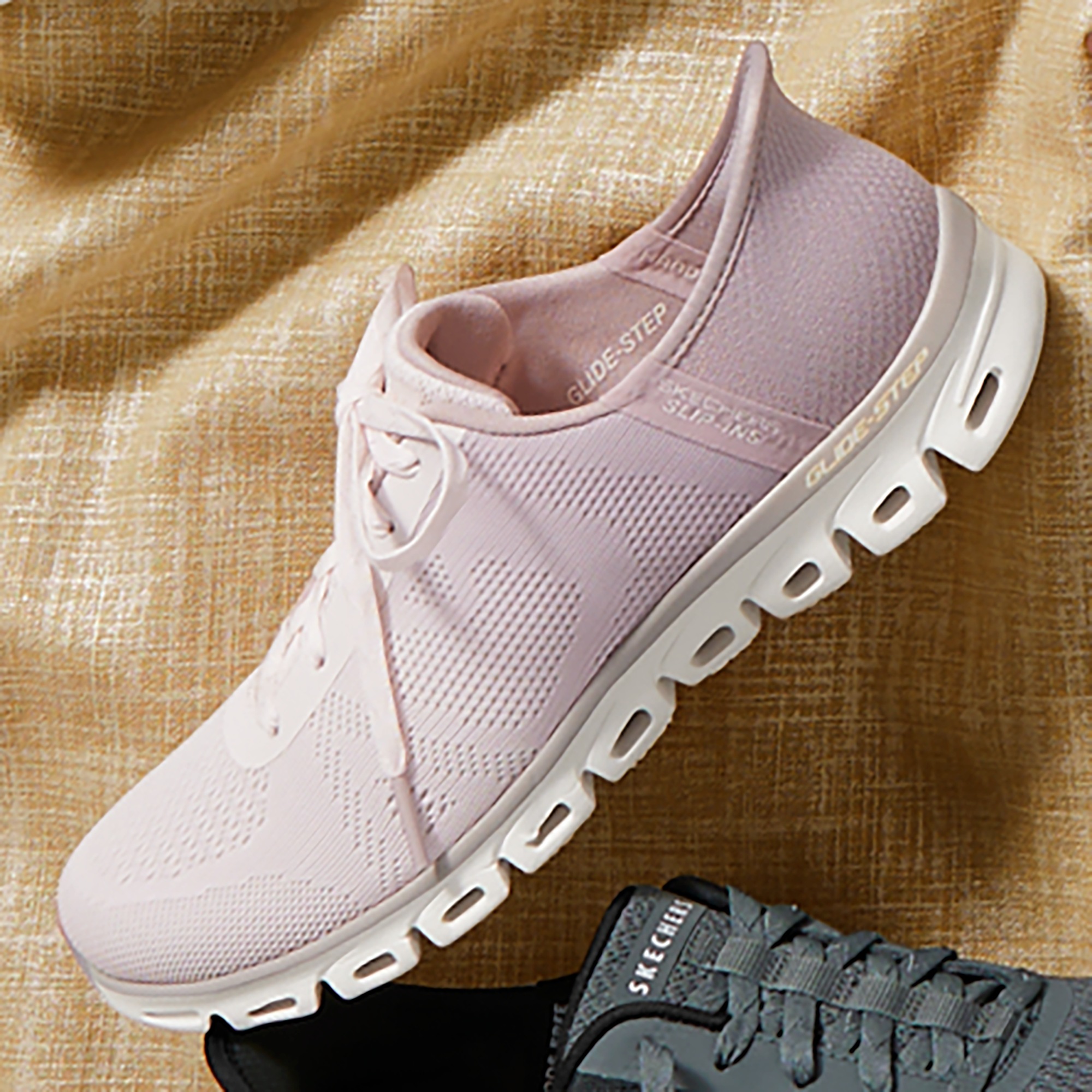 skechers glider electricity
