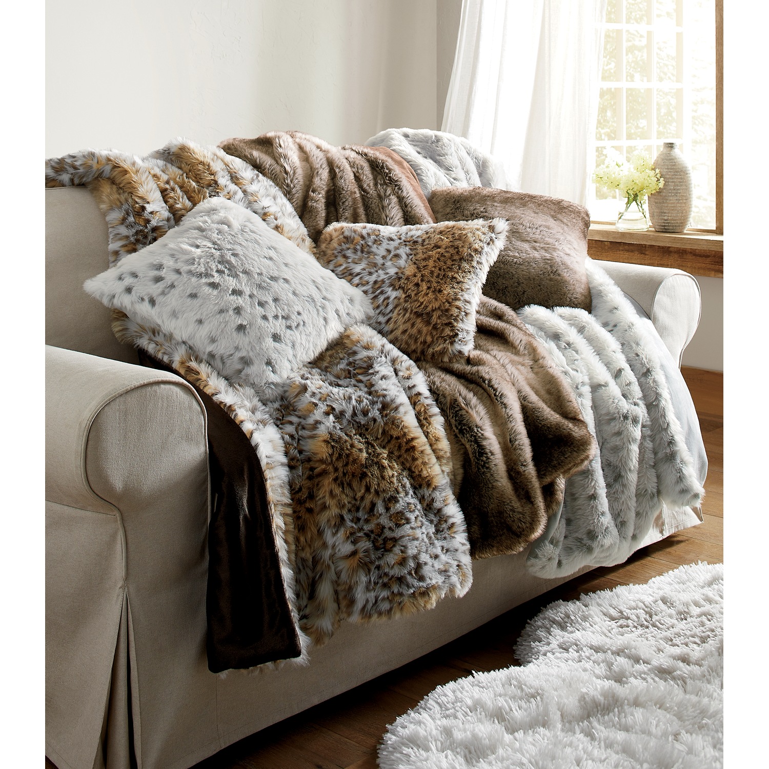 Faux Fur Throw and Pillow Montgomery Ward