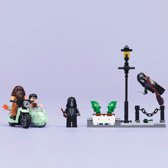 LEGO Harry Potter Hagrid & Harry's Privet Drive Escape, Multi, large