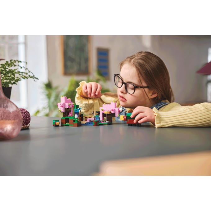 LEGO Minecraft The Cherry Blossom Garden, , large