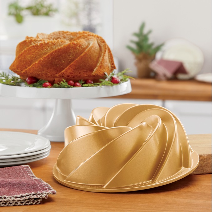 Nordic Ware 6-cup Anniversary Non-Stick Bundt Cake Pan + Reviews