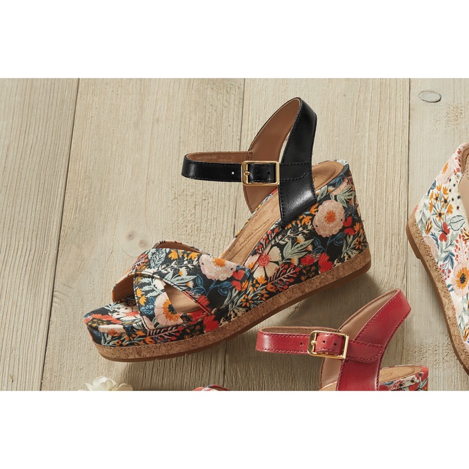 Clarks Chicly Genuine Leather Floral Sandal, Black, large