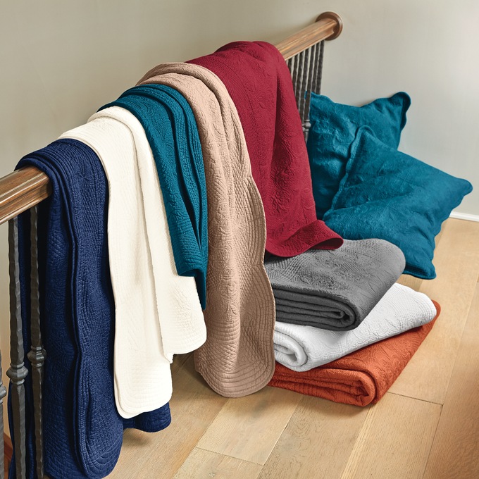 Chateau Oversized Reversible Cotton Quilt, , large
