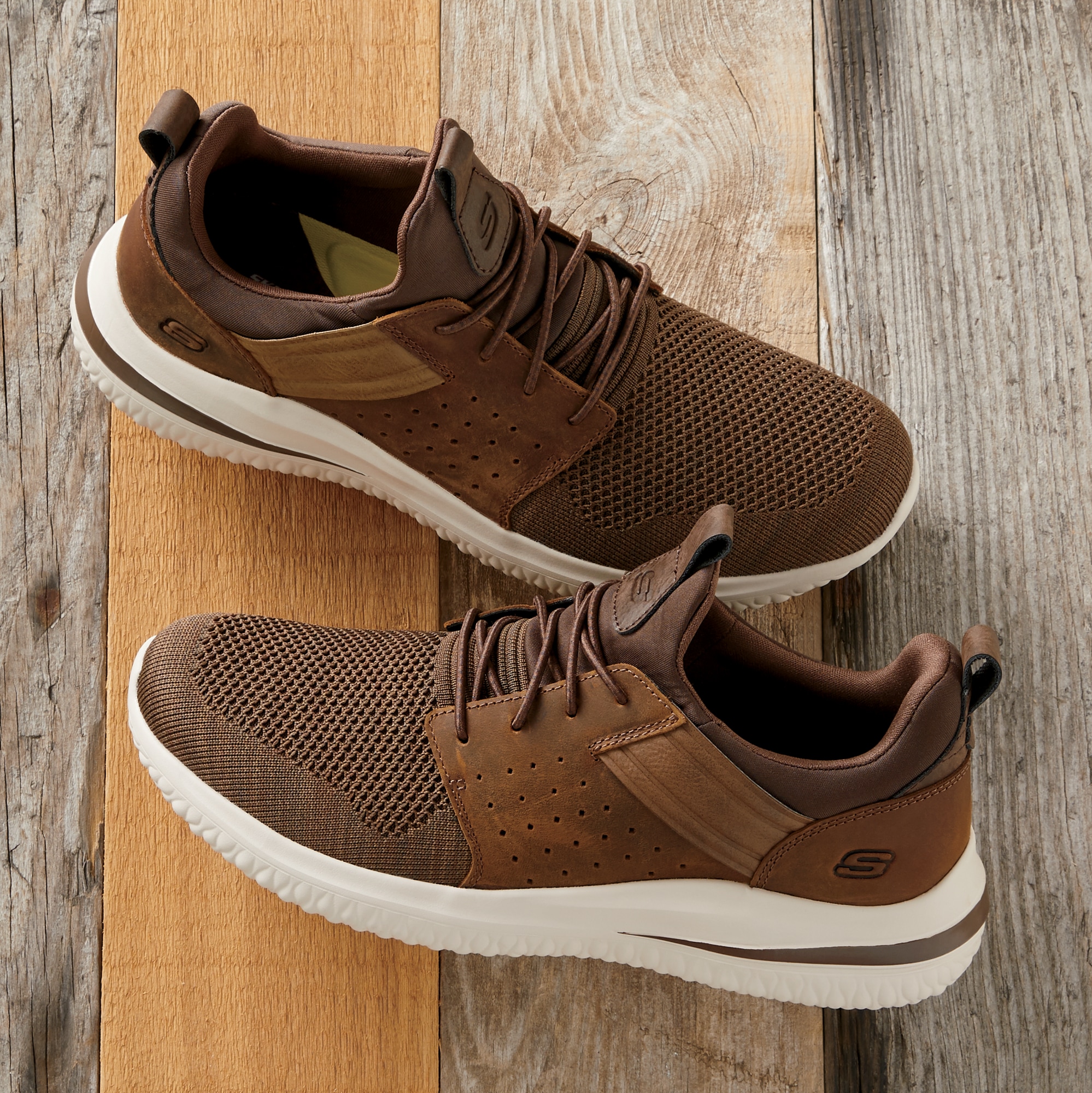 Skechers delson venego discount