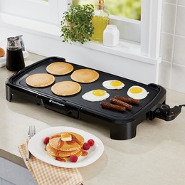 Montgomery Ward Chef Tested Electric Grill- Indoor/Outdoor Use, Removable  Cast Aluminum Griddle, Temperature Control, Drip Tray, Warming Drawer, 1350