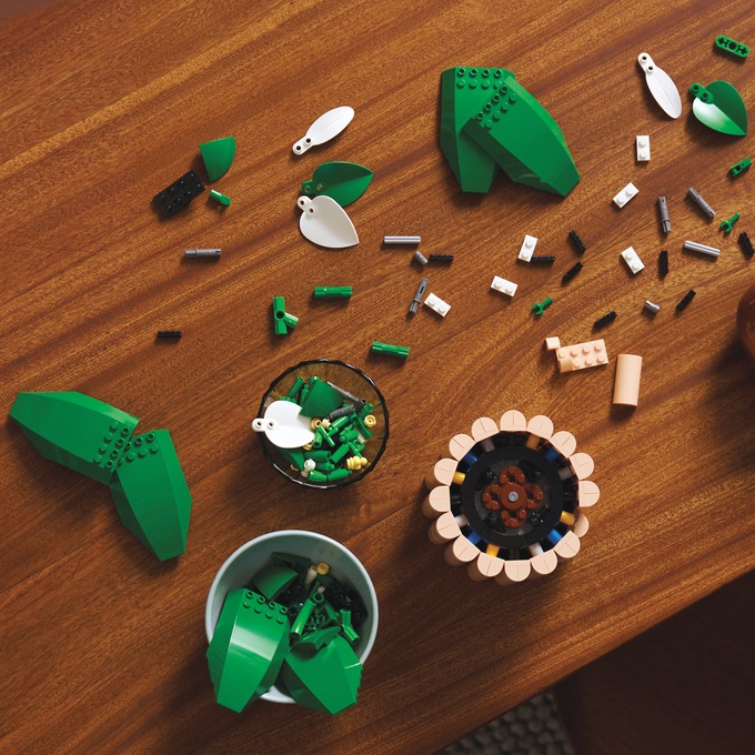 LEGO Botanicals Peace Lily, Multi, large