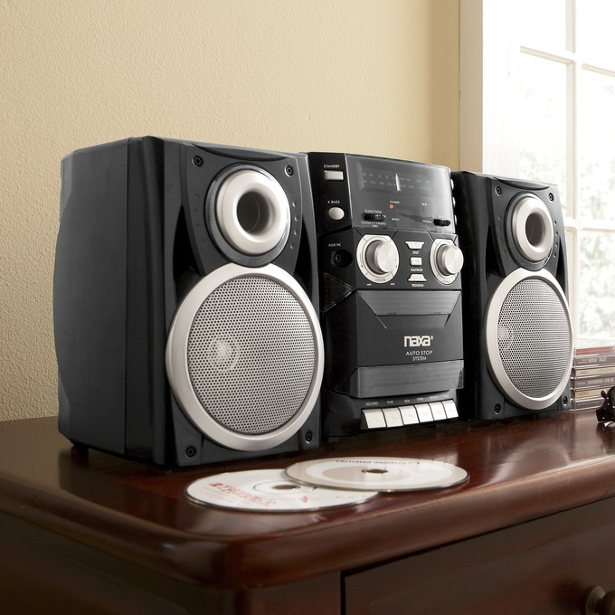 Portable CD/Cassette Player with AM/FM Stereo by Naxa Montgomery Ward